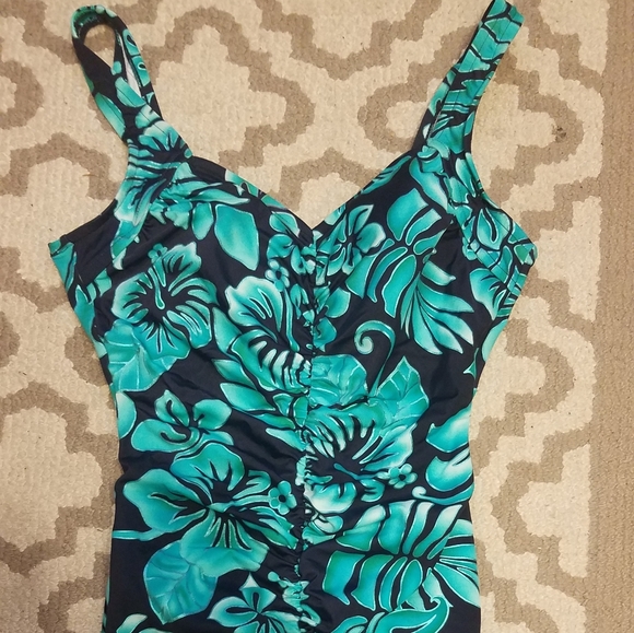 Womens size 14 one piece Maxine Swimsuit - Picture 2 of 9